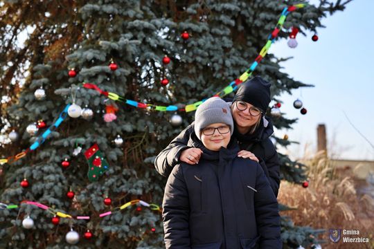 Gm. Wierzbica. Wspólne ubieranie choinki [GALERIA ZDJĘĆ]