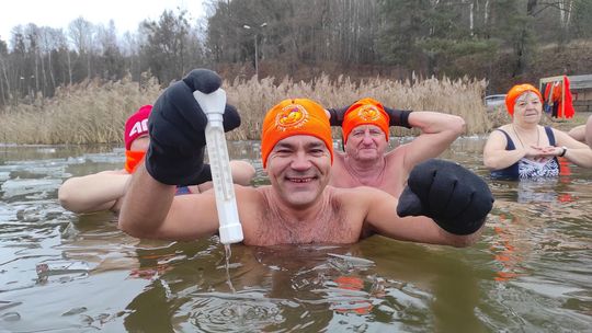 Kolejne udane morsowanie. Krasnostawskie Karpie pływały w Zalewie Tuligłowy [GALERIA ZDJĘĆ]