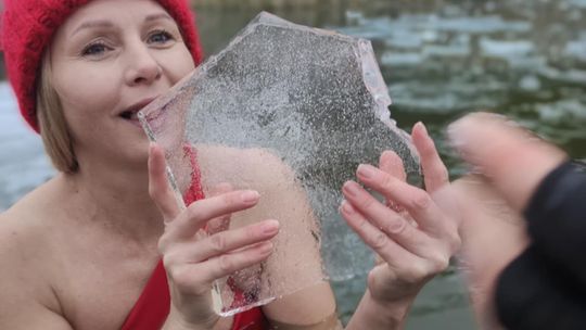 Kolejne udane morsowanie. Krasnostawskie Karpie pływały w Zalewie Tuligłowy [GALERIA ZDJĘĆ]