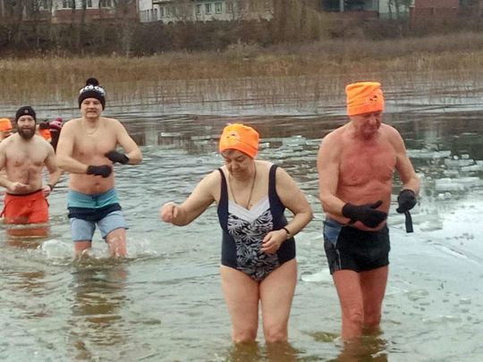 Kolejne udane morsowanie. Krasnostawskie Karpie pływały w Zalewie Tuligłowy [GALERIA ZDJĘĆ]