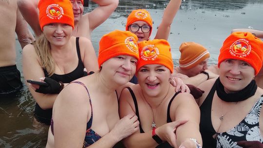 Kolejne udane morsowanie. Krasnostawskie Karpie pływały w Zalewie Tuligłowy [GALERIA ZDJĘĆ]