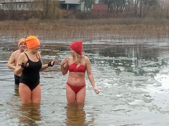 Kolejne udane morsowanie. Krasnostawskie Karpie pływały w Zalewie Tuligłowy [GALERIA ZDJĘĆ]