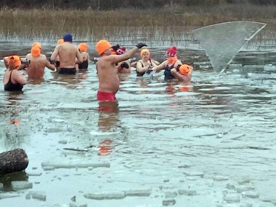 Kolejne udane morsowanie. Krasnostawskie Karpie pływały w Zalewie Tuligłowy [GALERIA ZDJĘĆ]