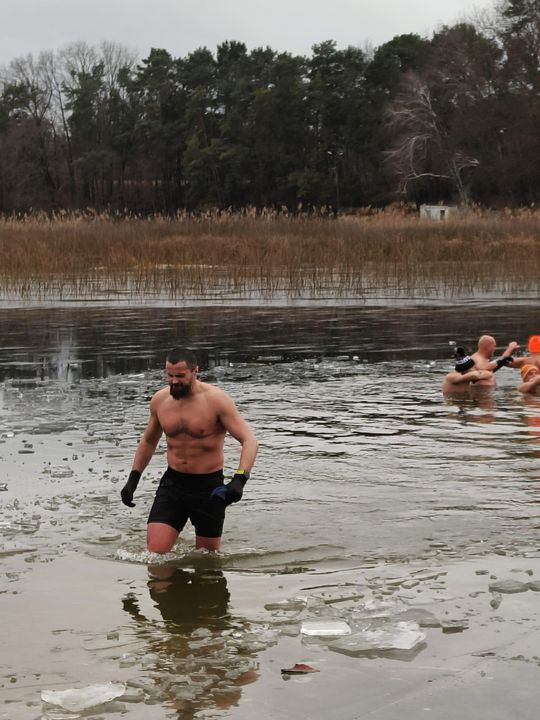 Kolejne udane morsowanie. Krasnostawskie Karpie pływały w Zalewie Tuligłowy [GALERIA ZDJĘĆ]
