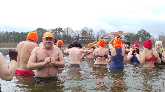 Kolejne udane morsowanie. Krasnostawskie Karpie pływały w Zalewie Tuligłowy [GALERIA ZDJĘĆ]