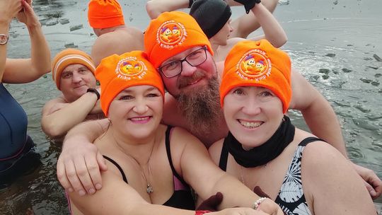 Kolejne udane morsowanie. Krasnostawskie Karpie pływały w Zalewie Tuligłowy [GALERIA ZDJĘĆ]