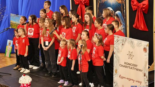 Koncert charytatywny "Razem możemy więcej" w Wierzbicy [GALERIA ZDJĘĆ]