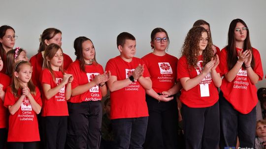 Koncert charytatywny "Razem możemy więcej" w Wierzbicy [GALERIA ZDJĘĆ]