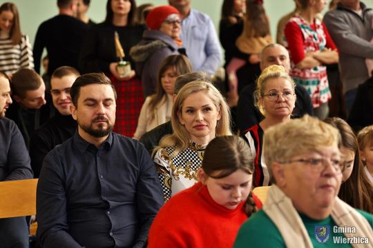 Koncert charytatywny "Razem możemy więcej" w Wierzbicy [GALERIA ZDJĘĆ]