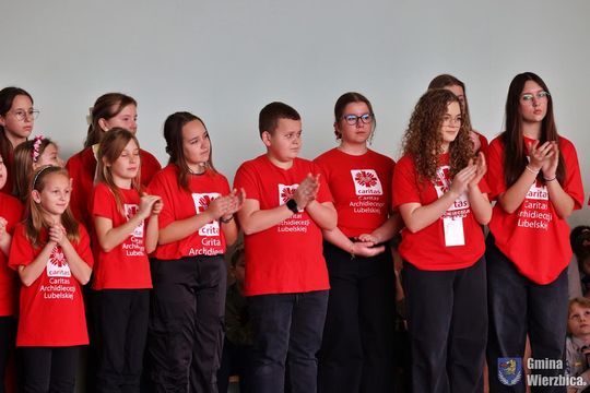 Koncert charytatywny "Razem możemy więcej" w Wierzbicy [GALERIA ZDJĘĆ]