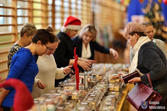 Koncert charytatywny "Razem możemy więcej" w Wierzbicy [GALERIA ZDJĘĆ]