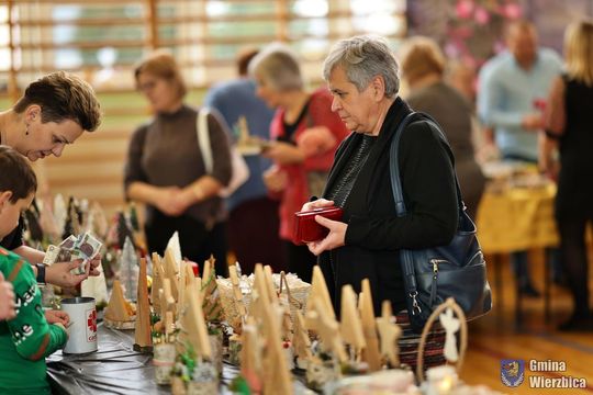 Koncert charytatywny "Razem możemy więcej" w Wierzbicy [GALERIA ZDJĘĆ]