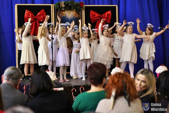 Koncert charytatywny "Razem możemy więcej" w Wierzbicy [GALERIA ZDJĘĆ]