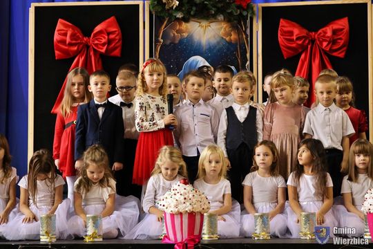 Koncert charytatywny "Razem możemy więcej" w Wierzbicy [GALERIA ZDJĘĆ]