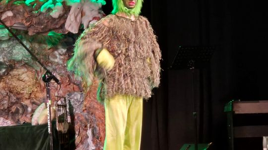 Spektakl uczniów ZST w Chełmie - Jest takie miejsce, jest taki dzień... [GALERIA ZDJĘĆ]