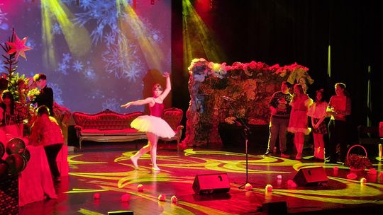 Spektakl uczniów ZST w Chełmie - Jest takie miejsce, jest taki dzień... [GALERIA ZDJĘĆ]