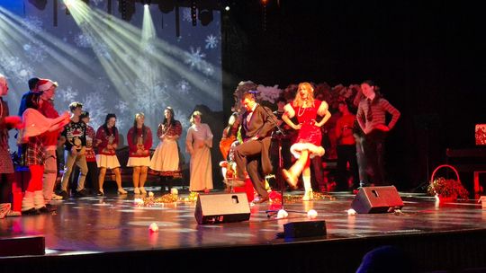 Spektakl uczniów ZST w Chełmie - Jest takie miejsce, jest taki dzień... [GALERIA ZDJĘĆ]