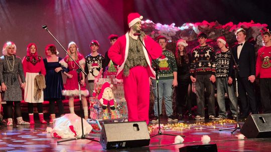 Spektakl uczniów ZST w Chełmie - Jest takie miejsce, jest taki dzień... [GALERIA ZDJĘĆ]