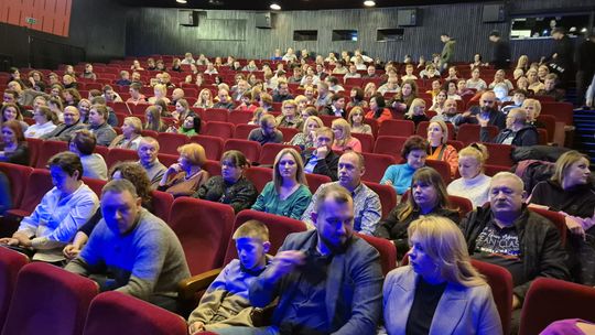 Spektakl uczniów ZST w Chełmie - Jest takie miejsce, jest taki dzień... [GALERIA ZDJĘĆ]