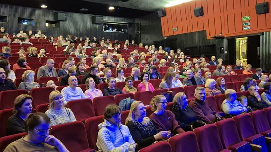 Spektakl uczniów ZST w Chełmie - Jest takie miejsce, jest taki dzień... [GALERIA ZDJĘĆ]