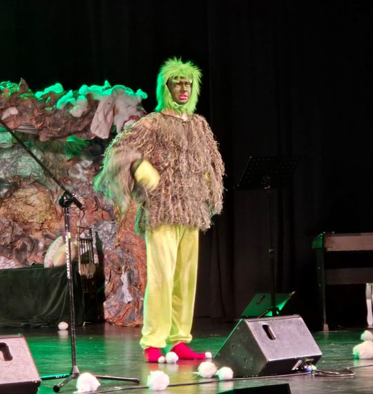 Spektakl uczniów ZST w Chełmie - Jest takie miejsce, jest taki dzień... [GALERIA ZDJĘĆ]