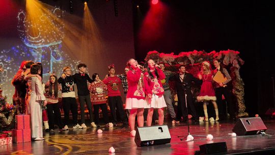 Spektakl uczniów ZST w Chełmie - Jest takie miejsce, jest taki dzień... [GALERIA ZDJĘĆ]