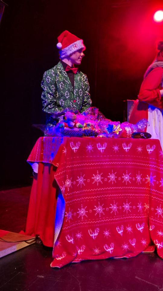 Spektakl uczniów ZST w Chełmie - Jest takie miejsce, jest taki dzień... [GALERIA ZDJĘĆ]