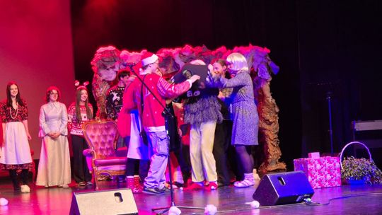 Spektakl uczniów ZST w Chełmie - Jest takie miejsce, jest taki dzień... [GALERIA ZDJĘĆ]