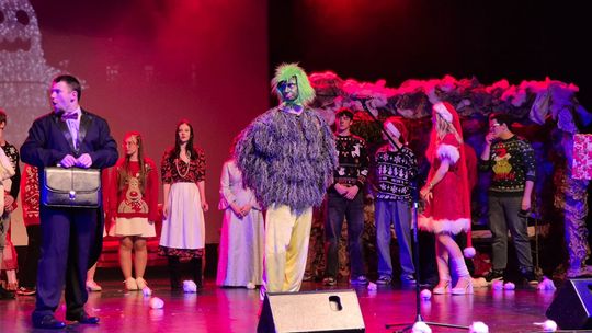 Spektakl uczniów ZST w Chełmie - Jest takie miejsce, jest taki dzień... [GALERIA ZDJĘĆ]