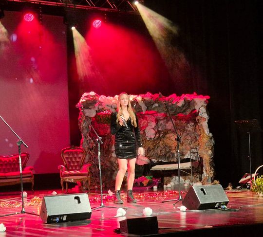 Spektakl uczniów ZST w Chełmie - Jest takie miejsce, jest taki dzień... [GALERIA ZDJĘĆ]