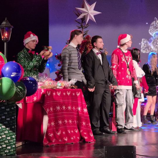 Spektakl uczniów ZST w Chełmie - Jest takie miejsce, jest taki dzień... [GALERIA ZDJĘĆ]