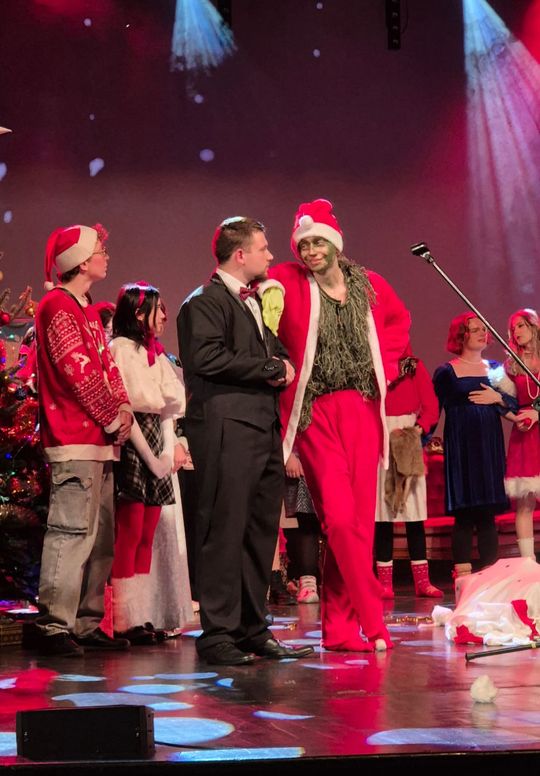 Spektakl uczniów ZST w Chełmie - Jest takie miejsce, jest taki dzień... [GALERIA ZDJĘĆ]