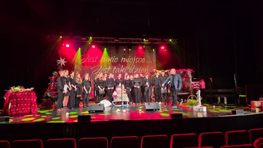 Spektakl uczniów ZST w Chełmie - Jest takie miejsce, jest taki dzień... [GALERIA ZDJĘĆ]