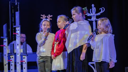 Włodawa. Koncert kolęd z uczniami WDK  [GALERIA ZDJĘĆ]