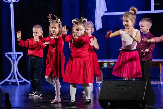 Włodawa. Koncert kolęd z uczniami WDK  [GALERIA ZDJĘĆ]