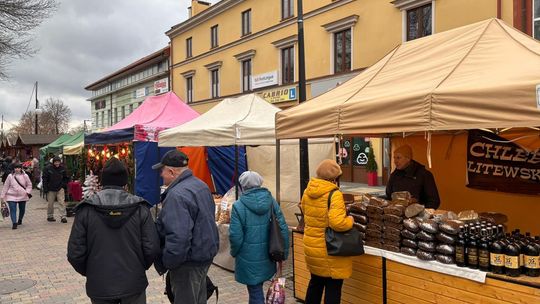Chełm. Wschodni Jarmark Bożonarodzeniowy [GALERIA ZDJĘĆ]