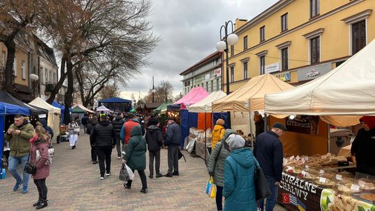 Chełm. Wschodni Jarmark Bożonarodzeniowy [GALERIA ZDJĘĆ]