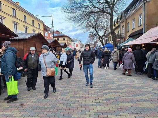Chełm. Wschodni Jarmark Bożonarodzeniowy [GALERIA ZDJĘĆ]