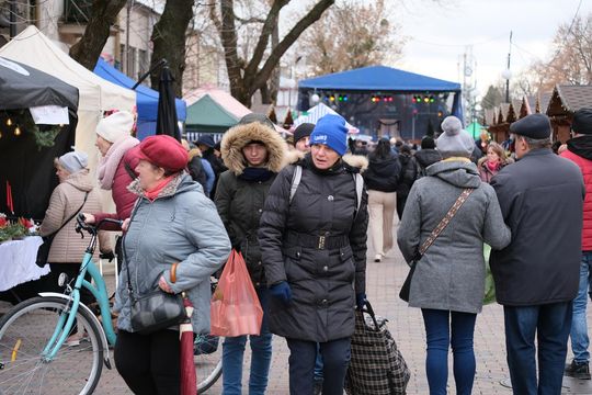 Chełm. Wschodni Jarmark Bożonarodzeniowy [GALERIA ZDJĘĆ]