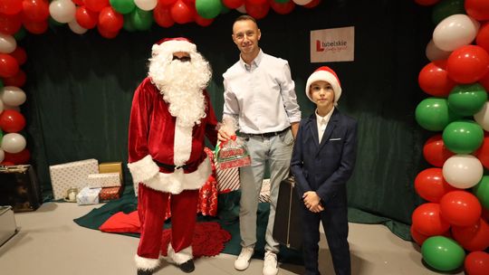 Gm. Leśniowice. III Jarmark Bożonarodzeniowy połączony z koncertem charytatywnym „Gramy dla Neli” [GALERIA ZDJĘĆ]