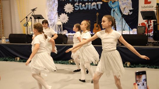 Gm. Leśniowice. III Jarmark Bożonarodzeniowy połączony z koncertem charytatywnym „Gramy dla Neli” [GALERIA ZDJĘĆ]