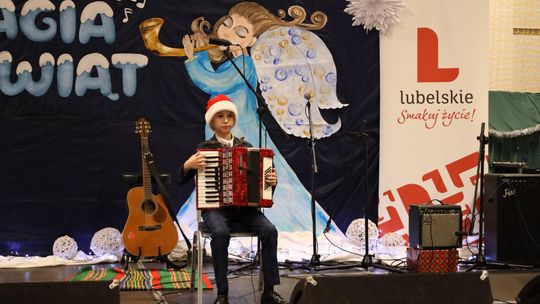 Gm. Leśniowice. III Jarmark Bożonarodzeniowy połączony z koncertem charytatywnym „Gramy dla Neli” [GALERIA ZDJĘĆ]