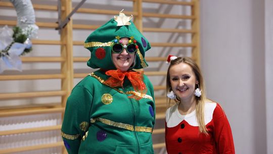 Gm. Leśniowice. III Jarmark Bożonarodzeniowy połączony z koncertem charytatywnym „Gramy dla Neli” [GALERIA ZDJĘĆ]