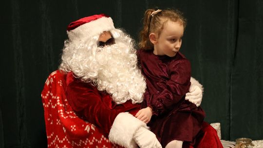 Gm. Leśniowice. III Jarmark Bożonarodzeniowy połączony z koncertem charytatywnym „Gramy dla Neli” [GALERIA ZDJĘĆ]