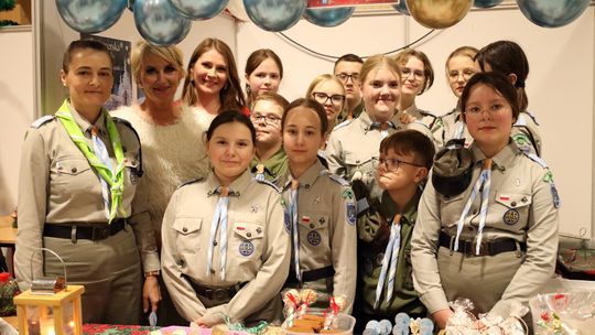 Gm. Leśniowice. III Jarmark Bożonarodzeniowy połączony z koncertem charytatywnym „Gramy dla Neli” [GALERIA ZDJĘĆ]