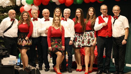 Gm. Leśniowice. III Jarmark Bożonarodzeniowy połączony z koncertem charytatywnym „Gramy dla Neli” [GALERIA ZDJĘĆ]