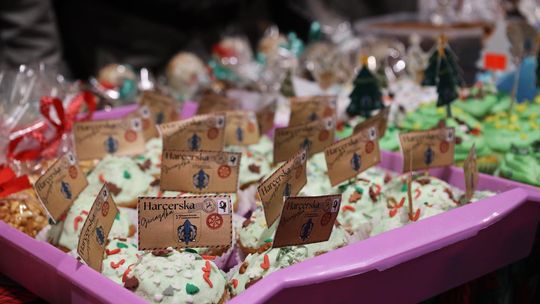 Gm. Leśniowice. III Jarmark Bożonarodzeniowy połączony z koncertem charytatywnym „Gramy dla Neli” [GALERIA ZDJĘĆ]