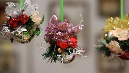 Gm. Leśniowice. III Jarmark Bożonarodzeniowy połączony z koncertem charytatywnym „Gramy dla Neli” [GALERIA ZDJĘĆ]