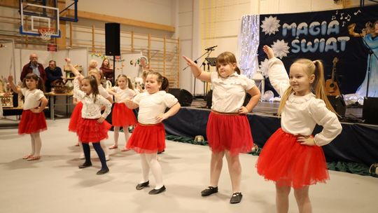 Gm. Leśniowice. III Jarmark Bożonarodzeniowy połączony z koncertem charytatywnym „Gramy dla Neli” [GALERIA ZDJĘĆ]