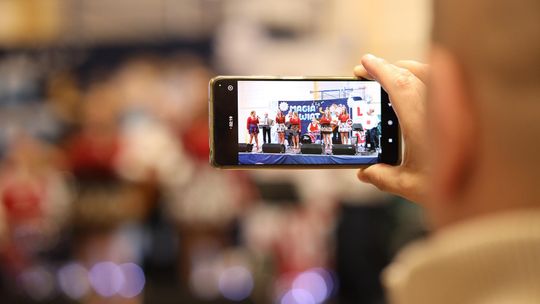 Gm. Leśniowice. III Jarmark Bożonarodzeniowy połączony z koncertem charytatywnym „Gramy dla Neli” [GALERIA ZDJĘĆ]